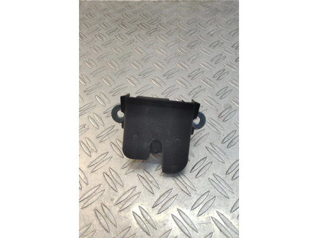 Замок багажника 5G6827505B    Volkswagen Golf VII 2013 - 2019 года