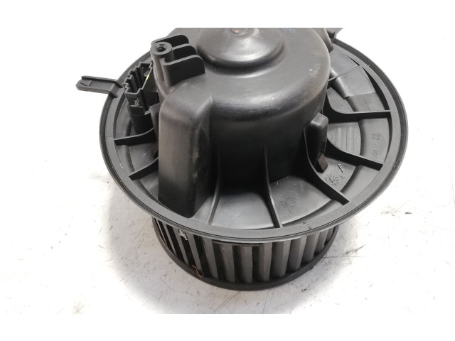 Вентилятор печки 1K1819015E Volkswagen Caddy