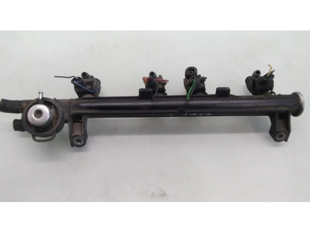 Топливная рампа 037133317 Volkswagen Golf IV 1.4