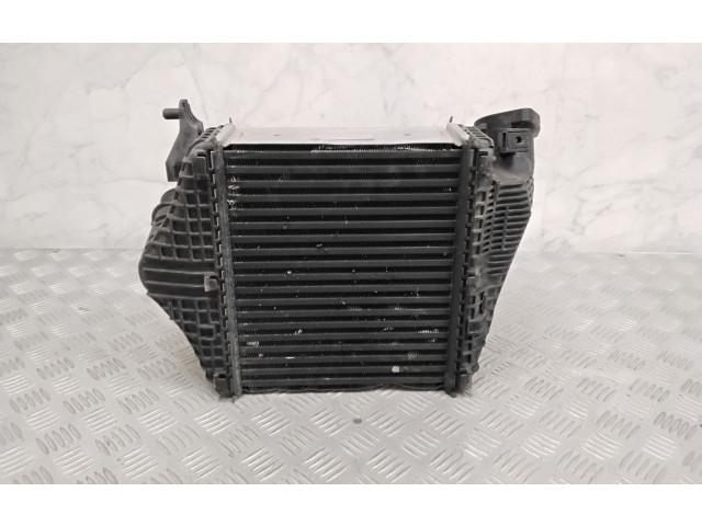 Интеркулер  4M0145803BT   Audi Q8 