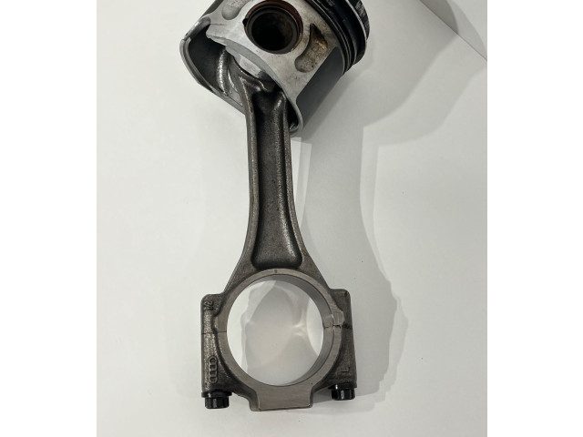 Píst 038G   Volkswagen Caddy    BLS 