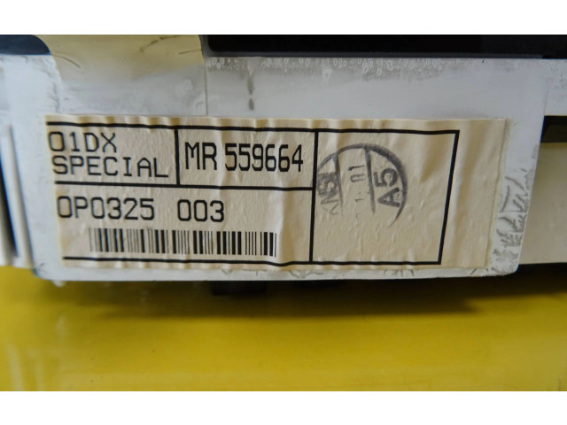 Панель приборов MR559664 Mitsubishi Carisma