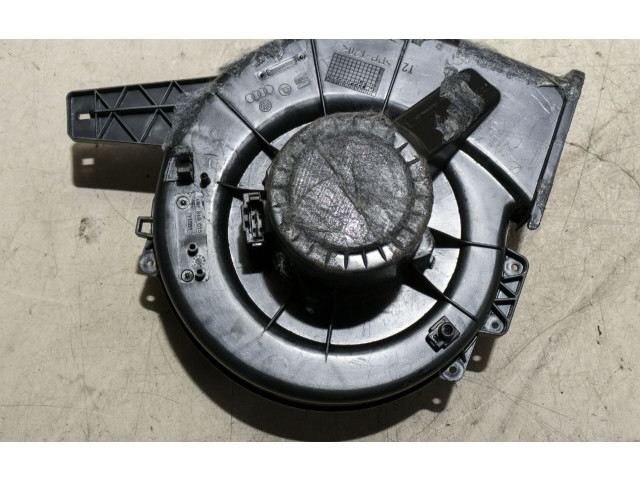 Вентилятор радиатора 6R1819015 Skoda Rapid (NH)