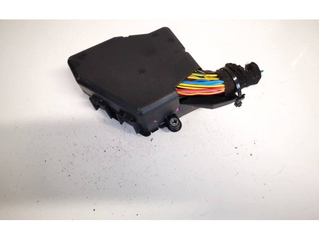 Блок предохранителей Skoda Octavia Mk1 (1U)