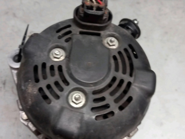 Генератор YLE500400, 1042103711 Land Rover Discovery 3 - LR3