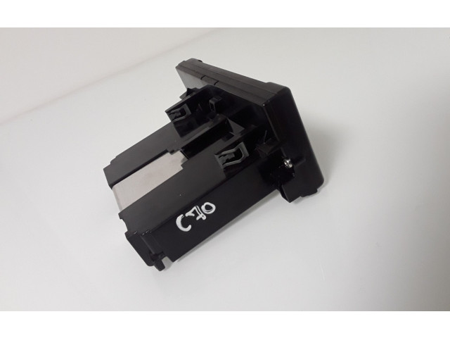 Дисплей 31268056 Volvo V50