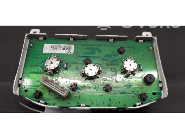 Přístrojová deska Nissan Cube Z10 2000 3u061