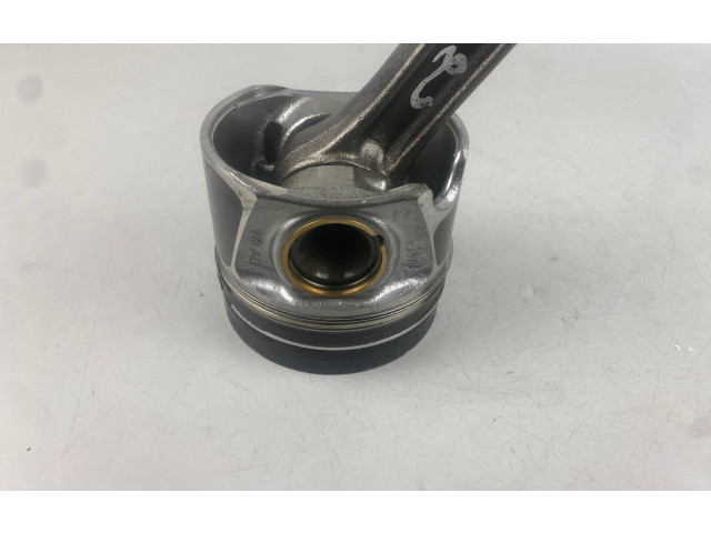 Поршень с шатуном    04LA, 04LADE   Volkswagen Golf VII