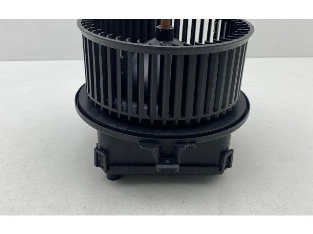 Вентилятор печки 4M1820021B Audi Q5 SQ5