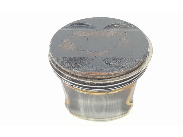 Píst 7562451, 11257562451   BMW 1 E81 E87     