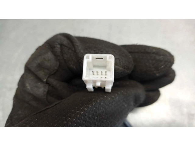 Зеркало электрическое     Сзади   Dacia Logan I  2004-2012 года   