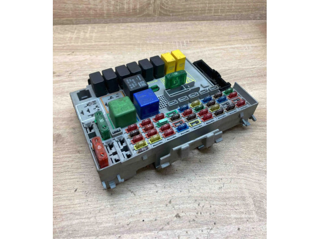 Pojistková skříňka 24412497 Opel Zfira A 1999