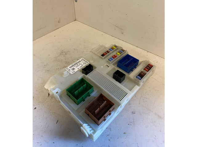 Блок предохранителей 31343337AA, CG9T14C256FA   Volvo S80    