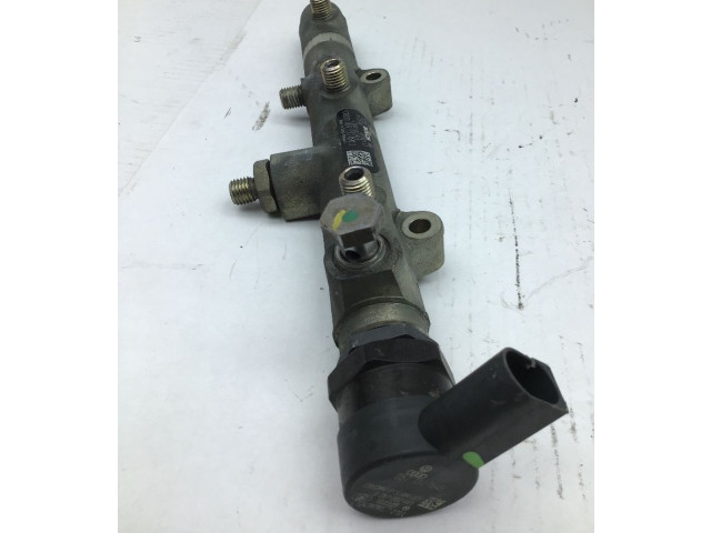 Топливная рампа 057130764B   Audi A6 S6 C6 4F  