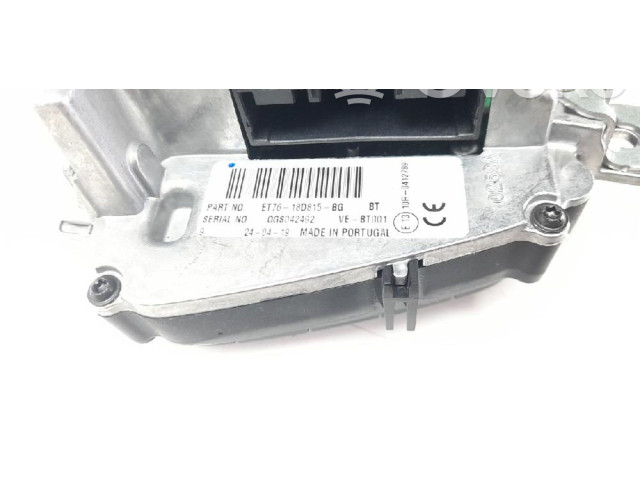 Радио/ проигрыватель CD/DVD / навигация