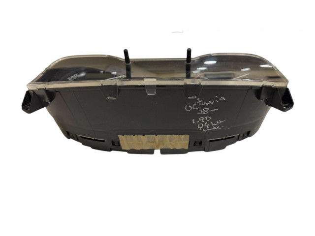 Панель приборов 1U0920841J, 110080148015 Skoda Octavia Mk2 (1Z)