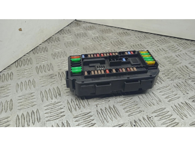   Pojistková skříňka 9389068   BMW 4 F36 Gran coupe 2016