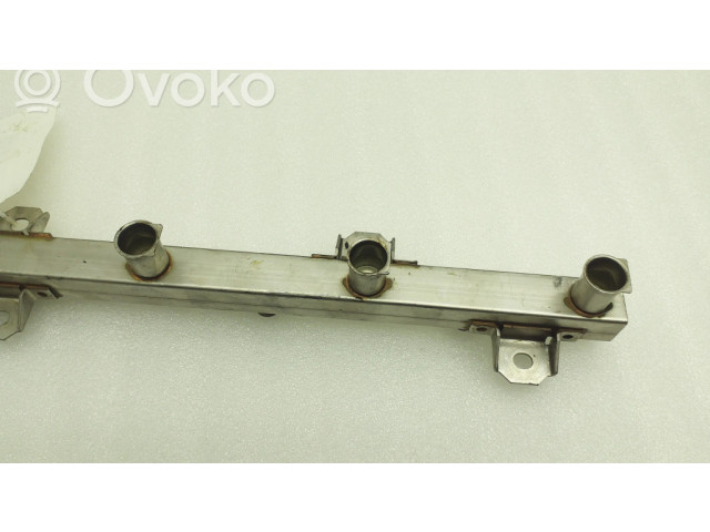 Топливная рампа 7530420, 7526892 BMW Z4 E85 E86 2.0 для двигателя N46b20b