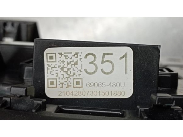 Přístrojová deska Peugeot 108 2021 69065480U