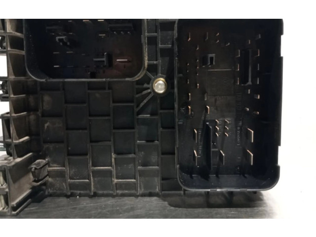 Блок предохранителей 1K0937124H Audi A3 S3 8P