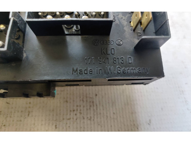 Pojistková skříňka 171941813D Volkswagen PASSAT B3 1991