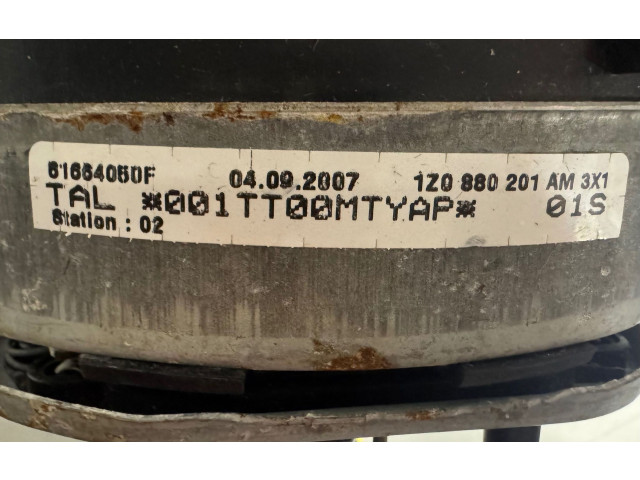 Подушка безопасности водителя 1Z0880201AM, 61664050F Skoda Octavia Mk2 (1Z)