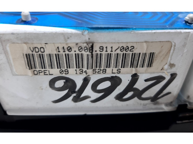 Панель приборов 09135528LS, 129616   Opel Vectra B       
