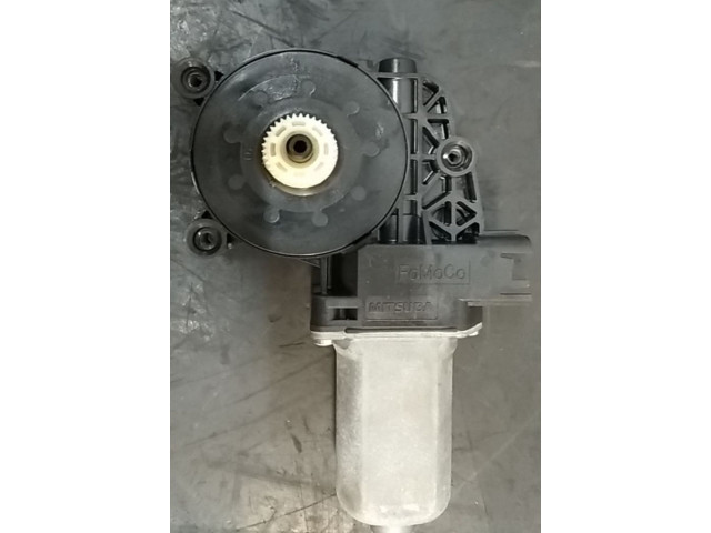 Передний двигатель механизма для подъема окон