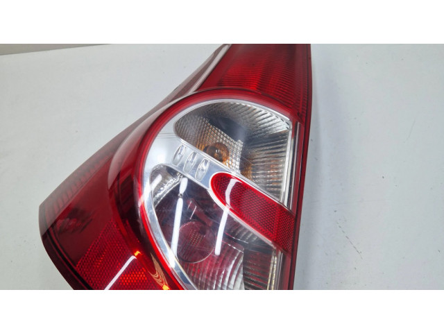 Задний фонарь 8200734825, 62421001 Dacia Sandero