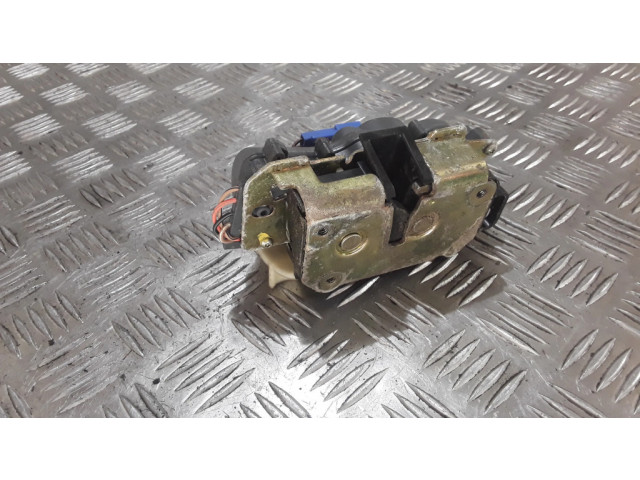 Zámek zadních dveří Chrysler Pacifica 2005