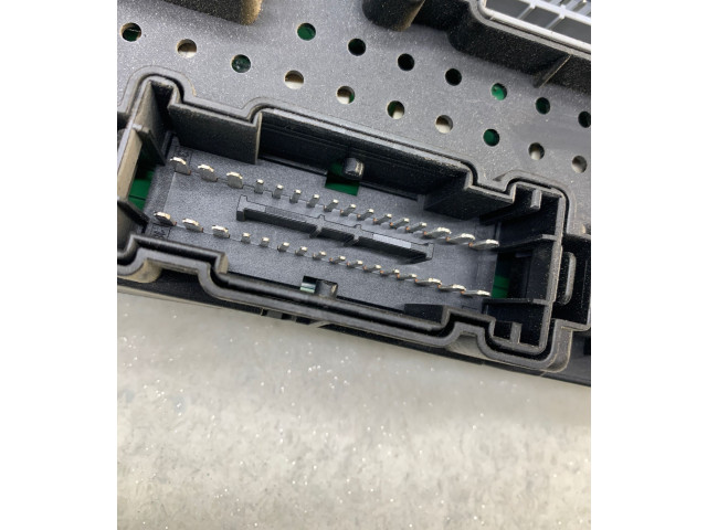 Блок предохранителей 30728522, 28017881   Volvo S60    