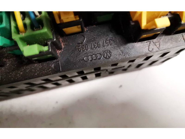 Блок предохранителей 357937039, 357937039 Ford Galaxy