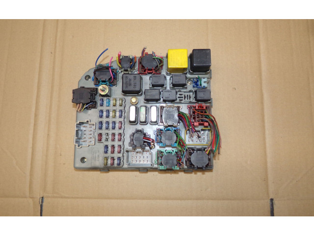 Блок предохранителей    Jeep Grand Cherokee    