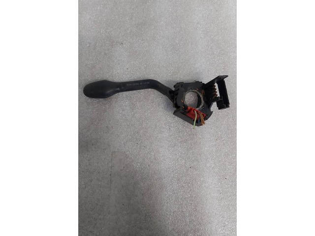 Ручка стеклоочистителей 1H6953503AA, 202471   Volkswagen PASSAT B4