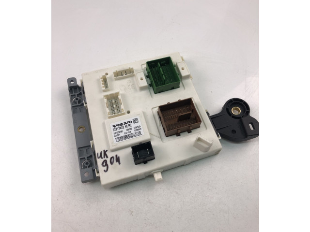 Блок предохранителей 32217422AE, UK904 Volvo XC90