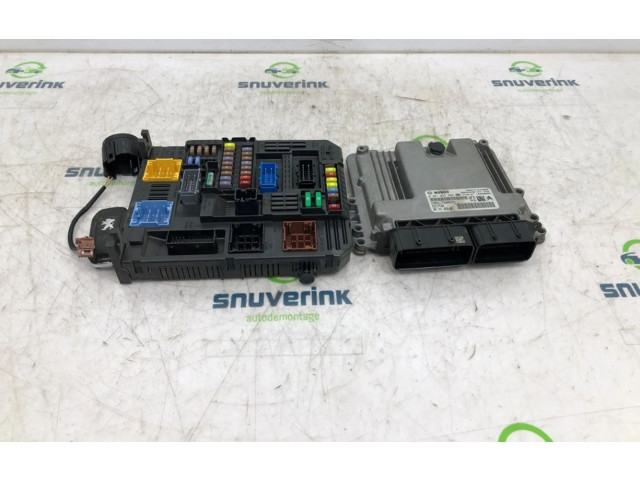 Блок управления двигателя 9819851280, 0281032456   Peugeot Expert