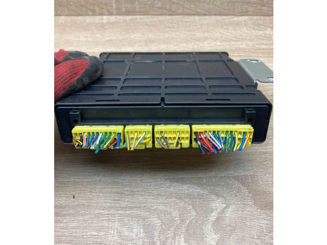 Блок управления двигателем Блок управления MR420932, E2T73676 Mitsubishi Space Runner