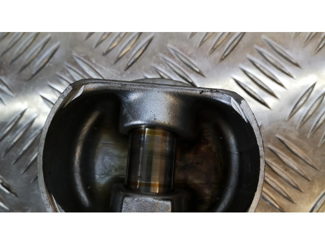 Píst 96L32, T261 Chrysler 300 - 300C pro benzínový motor 3.5