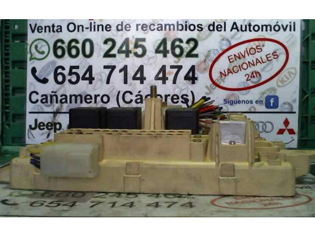 Блок предохранителей 56007573AE   Jeep Cherokee XJ    