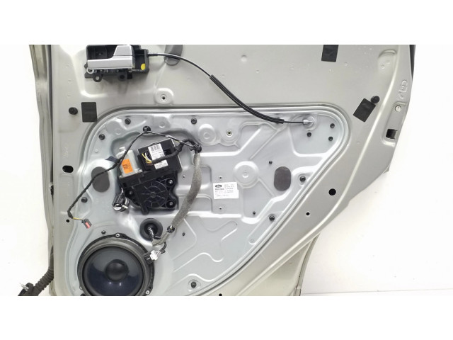 Задняя дверь