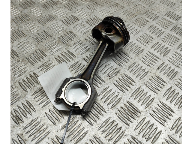 Píst Ford Fiesta YYJB