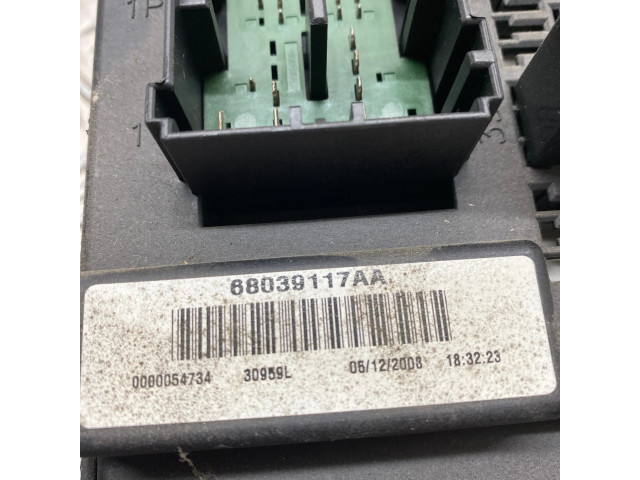 Блок предохранителей 68039117AA Jeep Grand Cherokee (WK)