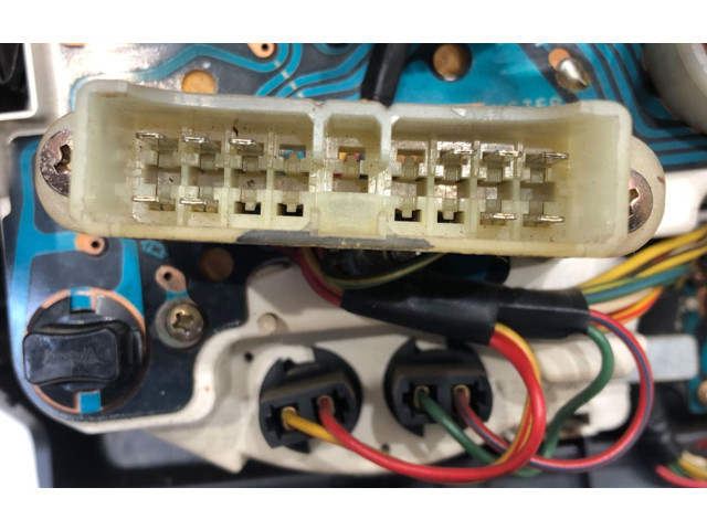 Přístrojová deska Mitsubishi Pajero 1988 MB716914