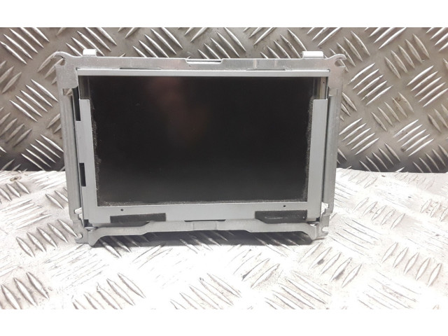 Радио/ проигрыватель CD/DVD / навигация