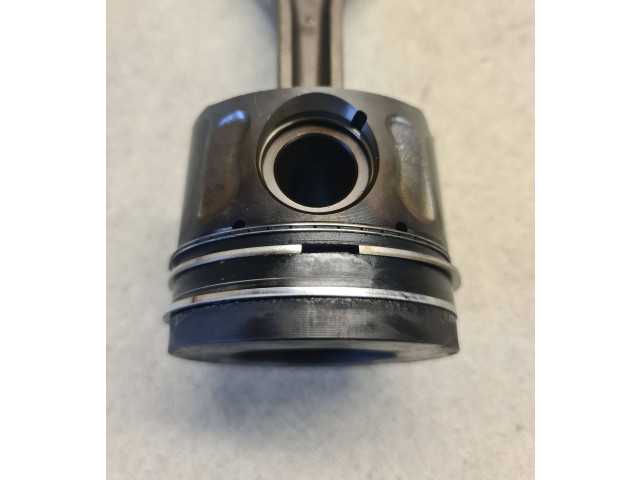  Поршень с шатуном  H268X  Land Rover Discovery 4 - LR4  