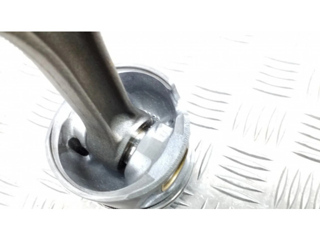 Píst 038J, V400 Audi A3 S3 A3 Sportback 8P pro Jiný motor 0.0