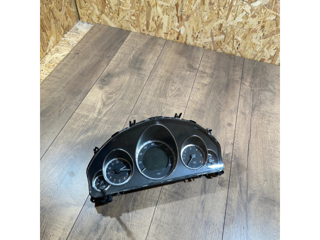 Přístrojová deska Mercedes-Benz E W212 2011 A2129001610, A2049024202