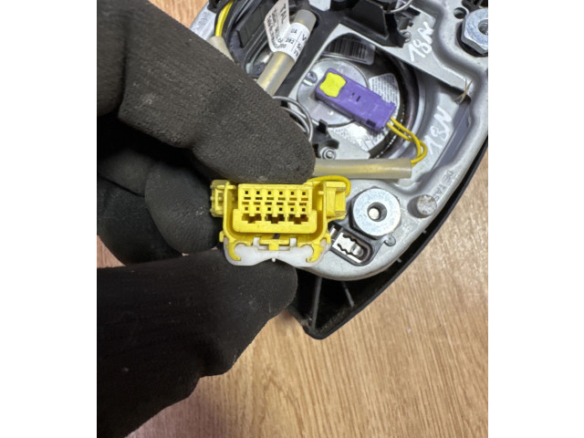 Подушка безопасности водителя 1K0959653C   Volkswagen Caddy