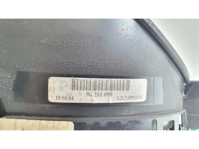 Přístrojová deska Mercedes-Benz C W203 2004 A2035404947