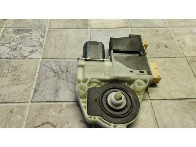 Передний двигатель механизма для подъема окон